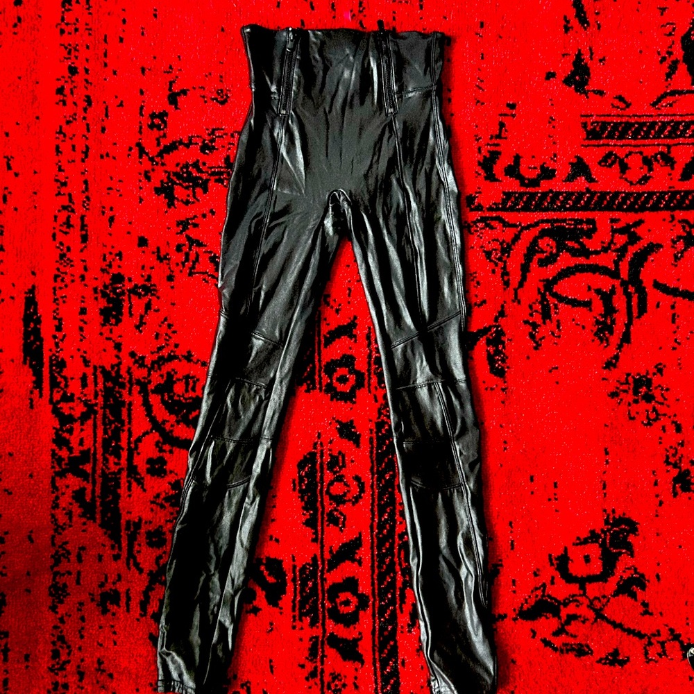 Spanx XS faux leather pants pleather black zipper moto